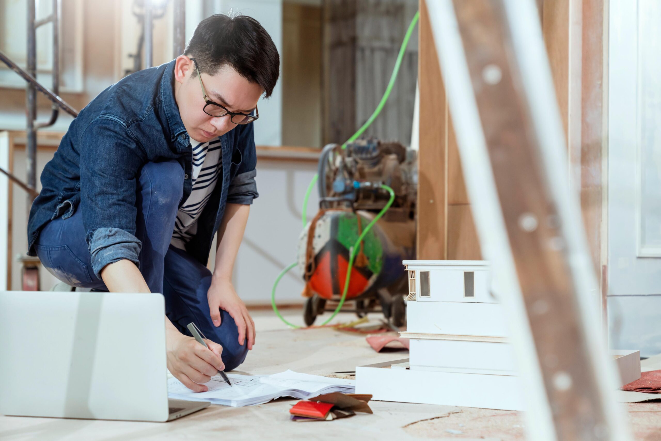 Choosing Between a General Contractor and DIY for Your Mesa, AZ Home Remodel